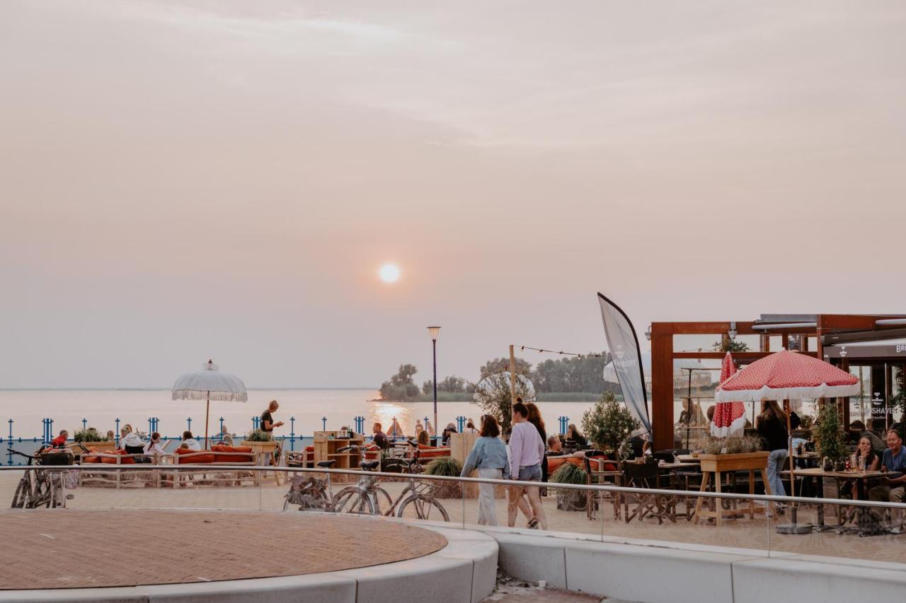 Stijlvol Appartement Op Strand Макум Екстериор снимка